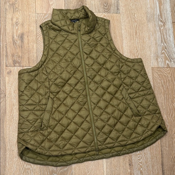 NWT Athleta Whisper Featherless Vest - Picture 5 of 12